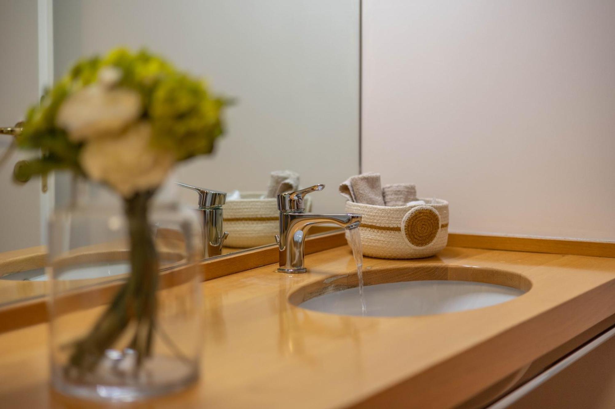 Comforthouse Luxury Vacancy
